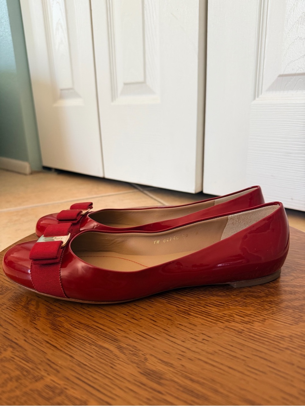Salvatore Ferragamo Red Patent Vara Bow Varina Ballet Flats - Picture 5 of 9